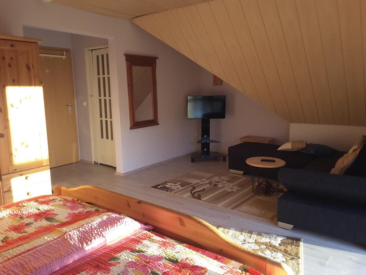 Die Ferienwohnung Lindenhof Zell an der Mosel Eksteriør bilde