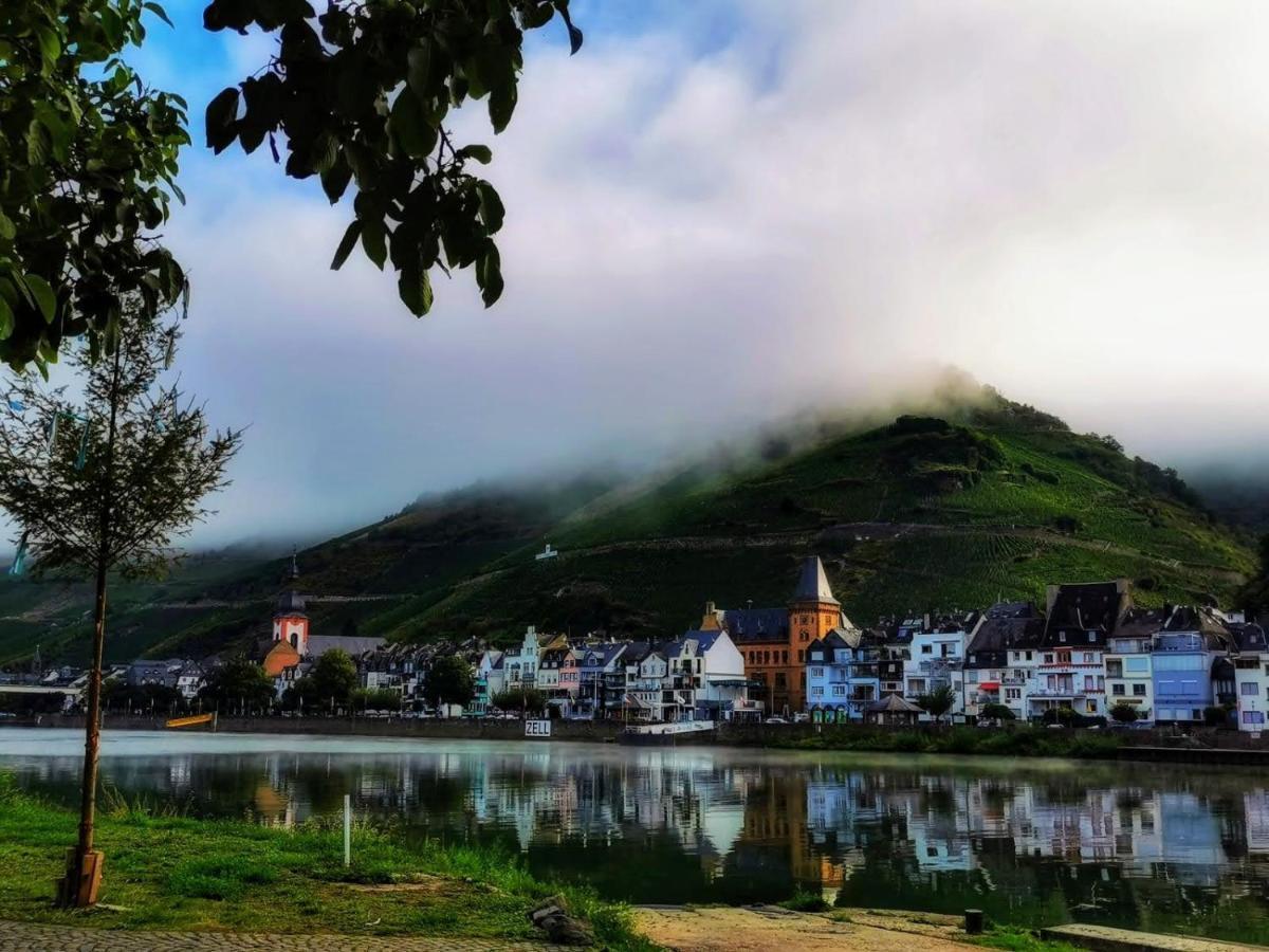 Die Ferienwohnung Lindenhof Zell an der Mosel Eksteriør bilde
