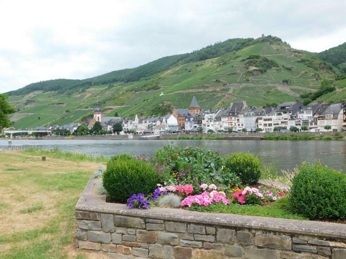 Die Ferienwohnung Lindenhof Zell an der Mosel Eksteriør bilde